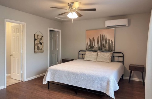 West Arlington Casa | Private Guesthouse Near AT&T Stadium & Six Flags