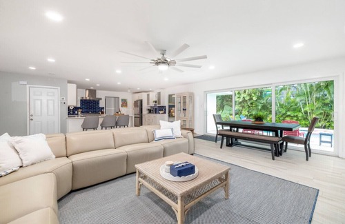 Whitfield Casa | Private Heated Pool~BBQ~Firepit~Near Water