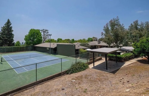 Altadena Casa | Private Hilltop Retreat w/Pool & Tennis Court