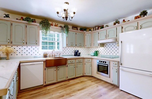 Ashland City Casa | Private home in the woods 25 min to Nashville!