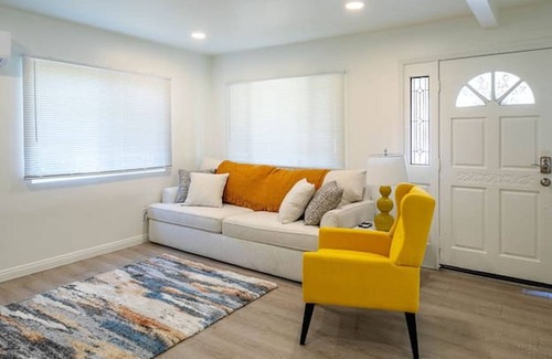 Placentia Casa | Private Home w/ Laundry + Disney 10 mins