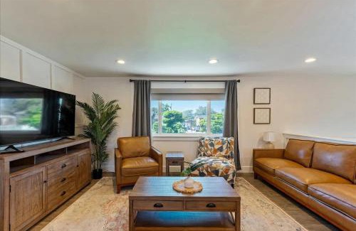 White City Casa | Private Hot Tub Patio Half Basketball Court