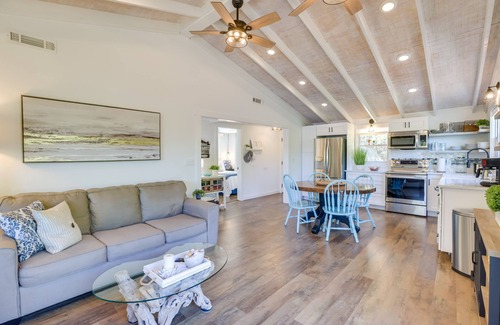 Talladega Casa | Private Hot Tub: Stunning Logan Martin Lake Home