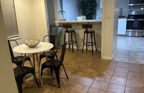 Howland Corners Casa | Private house 1 bedroom 1 bath ground-floor