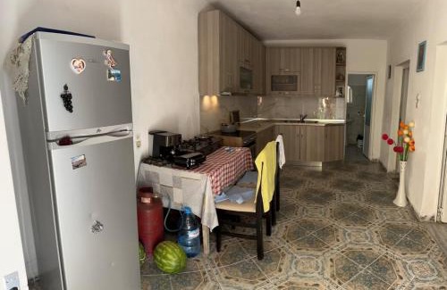 Sheqi i Vogel Apartamento | Private house surrounded by greenery