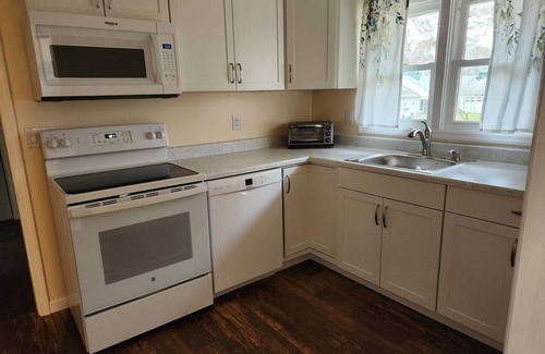 Pleasant Valley Casa | Private Hudson Valley Home Near Wine Trail / Antiquing / Orchards