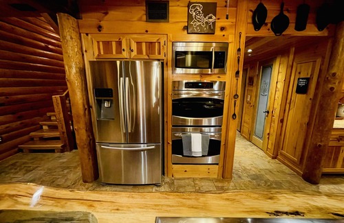 Dayton Cabina | Private indoor pool Spacious Upgraded Lake Cabin. Perfect for Family Gatherings