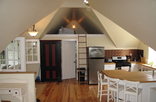 Delhi Casa | Lago privado en aguas ondulantes rodeado de 400 acres