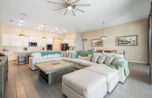 Mariner Casa | Private Lakefront Estate W/ 3 King Beds, 3129 Sq Ft, Hot Tub, Pool Table, Office