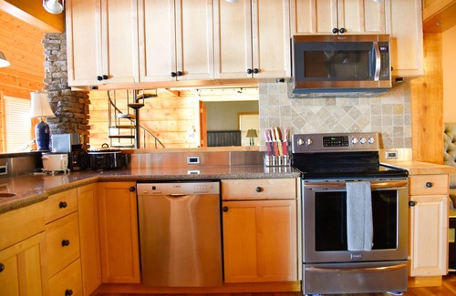 Southmont Casa | Casa de registro privada frente al lago con muelle