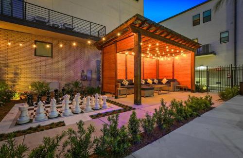 Mid-City Casa | Private Living Villa Near City Hot Spots