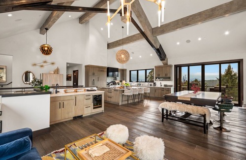 Skywood Preserve Casa | Private Luxury Escape | Deck, Hot Tub + Views!