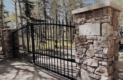 Divide Casa | Private Luxury Spa Retreat -Mountain View, Hot Tub & Sauna