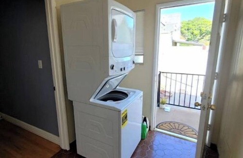 Park West Apartamento | Private Master Bedroom.