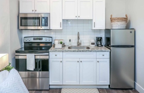 Coral Terrace Apartamento | Private Miami Studio - Central Location, WiFi & AC