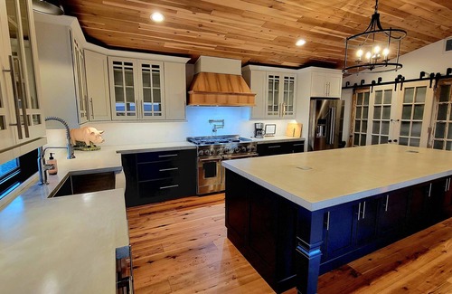 Mt. Bethel Cabina | Private Mountain Cabin on 200 Acre Farm - Delaware Water Gap