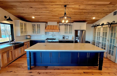 Mt. Bethel Cabina | Private Mountain Cabin on 200 Acre Farm - Delaware Water Gap