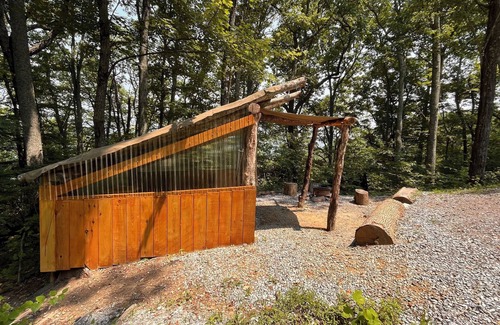 Fletcher Alquiler De RV | Private mountain top campsite. Wilderness feel yet convenient to Asheville.