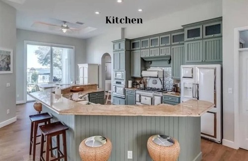 Lake Placid Casa | Private Old Florida Lake House Retreat 5 bedroom 4 bathroom home away from home