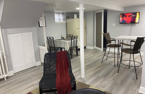Clairlea - Birchmount Casa | Private one-bedroom apartment with separate entrance + free parking