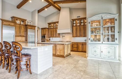 Tierra Feliz North Casa | ¡Perfecto para GRANDES GRUPOS! Casa del sueño del artista! Duerme 18