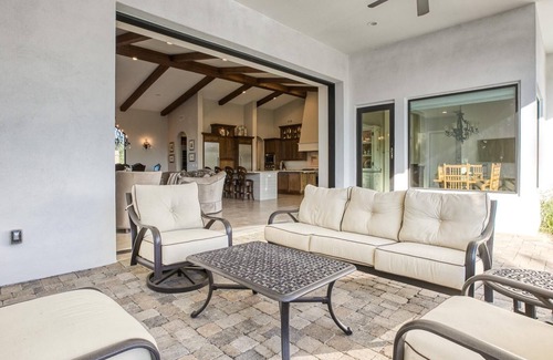 Tierra Feliz North Casa | ¡Perfecto para GRANDES GRUPOS! Casa del sueño del artista! Duerme 18