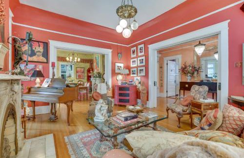 New Orleans Casa | Private Pool and Backyard Lavish New Orleans Haven!