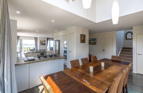 Oneroa Casa | Private pool and vast sea views, central 4 bedroom house