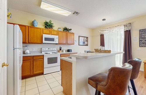 Windwood Bay Casa | Piscina privada, ideal para niños, 12 millas a Disney! Los perros están bien, bienvenidos!