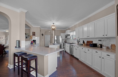 Kyle Casa | ♥PRIVATE Pool ♥ Heated Spa ♥ 5000 sft ♥2 acre Yard☀ Secluded Countryside