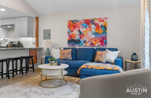 Cardinal Hills Casa | Private Pool Home Near Lake Travis Firepit, Grill & EV Charger Pet-Friendly!