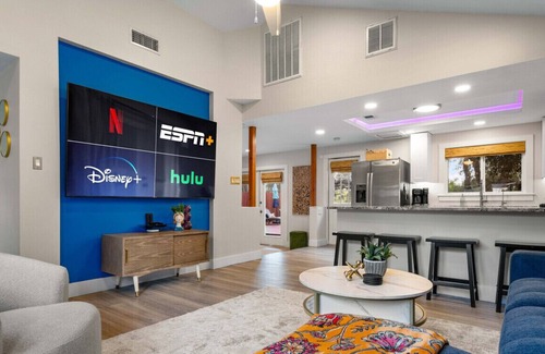 Cardinal Hills Casa | Private Pool Home Near Lake Travis Firepit, Grill & EV Charger Pet-Friendly!