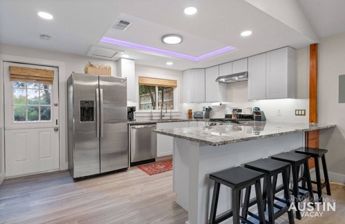 Cardinal Hills Casa | Private Pool Home Near Lake Travis Firepit, Grill & EV Charger Pet-Friendly!