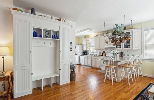 Folly Beach Casa | Piscina privada, vista al mar, todas las habitaciones tienen baño privado