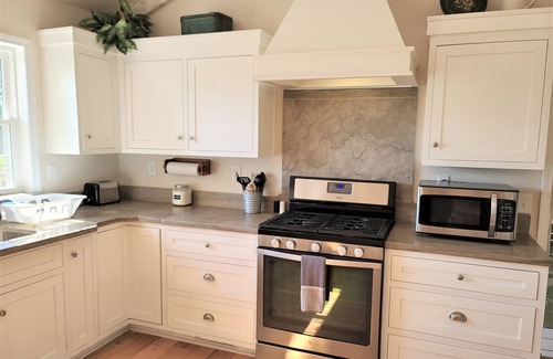 Brookline Station Casa | Private Pool Still Open at The Redemption Ranch: fire pit, sunroom