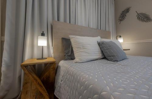 Virginia Park Casa | Private Pool with Main and Guest House and Sauna