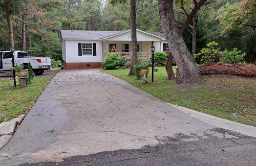 Shallotte Casa | Private property home that is 10 minutes away from the nearest beach.