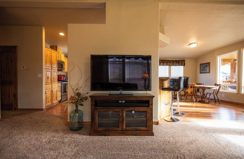 Olney Casa | "Private" - Ranch House on 9 acres that borders State Forest