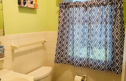 Gansevoort Otro | Private relaxing 5-bedroom farmhouse in Gansevoort with AC, WiFi