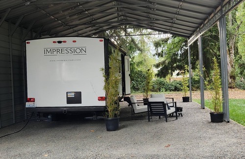 Buckley Casa | Private, relaxing space 5 min to Bonney Lake or Buckley. Family & pet-friendly!