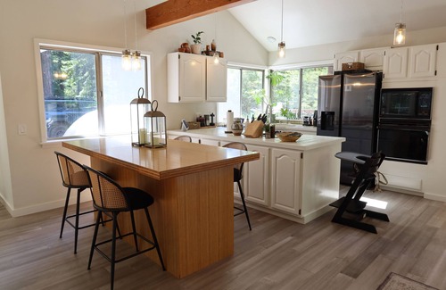 Felton Casa | Private Retreat in Santa Cruz Mountains w Hot Tub