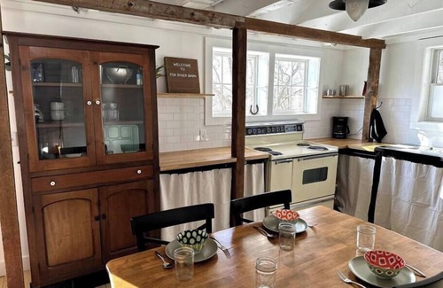 Village of Princeton Cabina | Private Riverfront, Converted Barn *EV Charger*