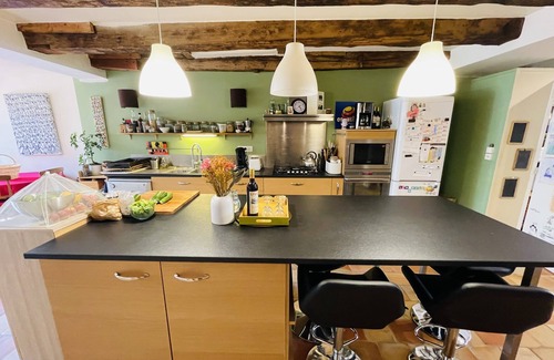 Sainte-Foy-la-Grande Casa | Private room in townhouse