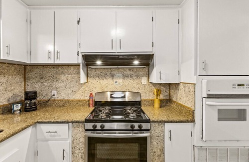 La Marque Casa | Private Room #6 near Texas CIty