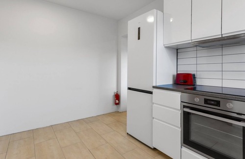 Hafnarfjordur Cama Y Desayuno | Private room - Comfortable King Bed with WiFi in Hafnarfjörður