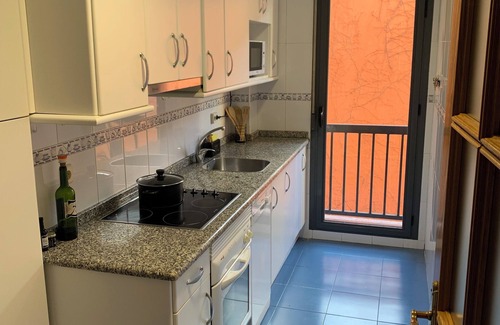 Bellas Vistas Apartamento | Habitación privada en Madrid!. Disfruta de la sencillez y comodidad !!