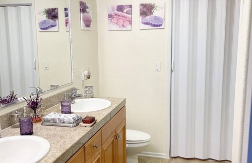 Airport Area Condominio | Private room with private bathroom near UCI