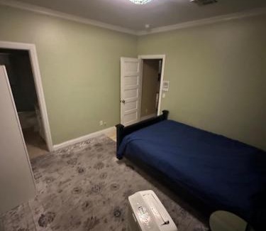 Burbank Casa | Private room with private bathroom in house - Mini Mansion