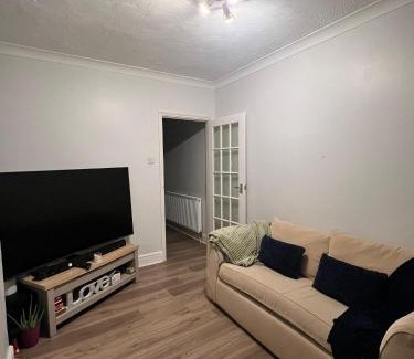 Ashford Apartamento | Private Rooms with shared living room in Kent with Parking
