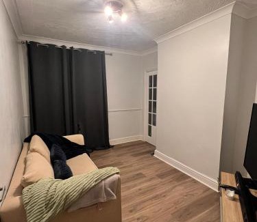 Ashford Apartamento | Private Rooms with shared living room in Kent with Parking